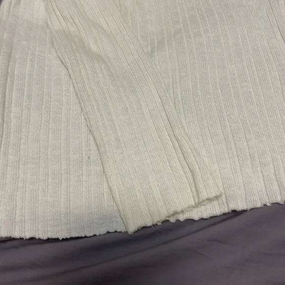 OFF SHOULDER TOP - Picture 2 of 2